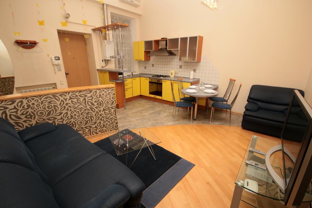 Inn Home Apartments In Kiev Center Exterior foto