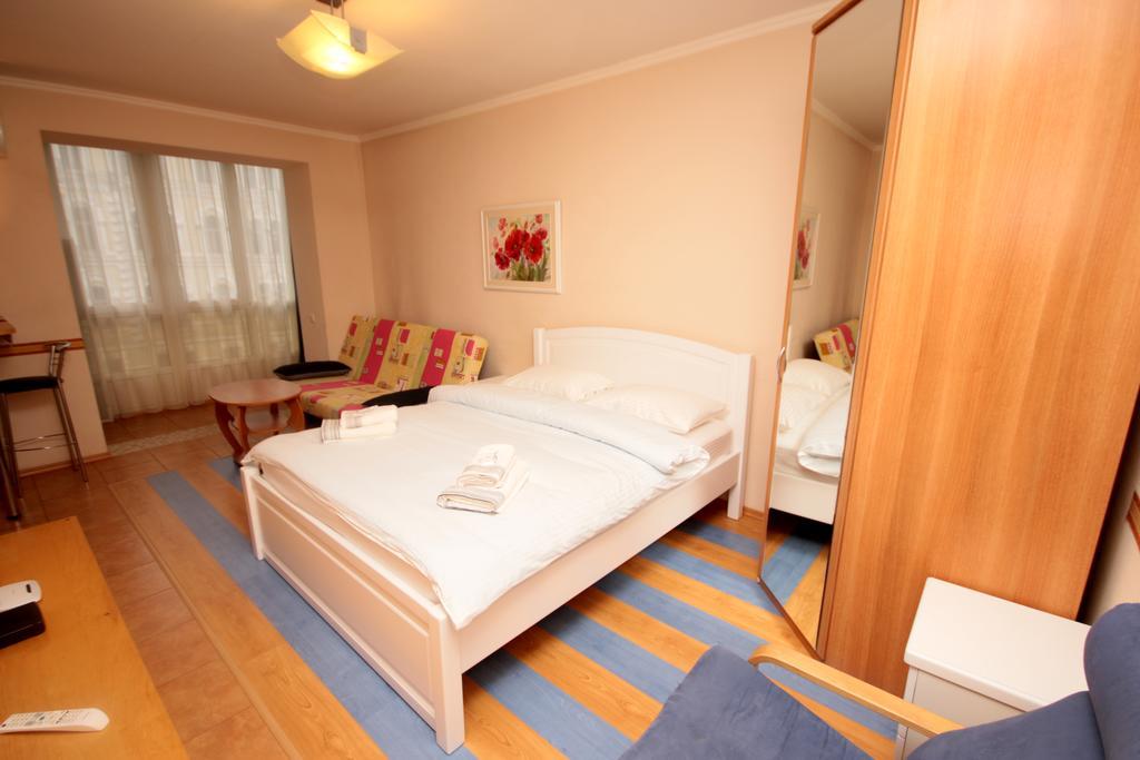 Inn Home Apartments In Kiev Center Exterior foto
