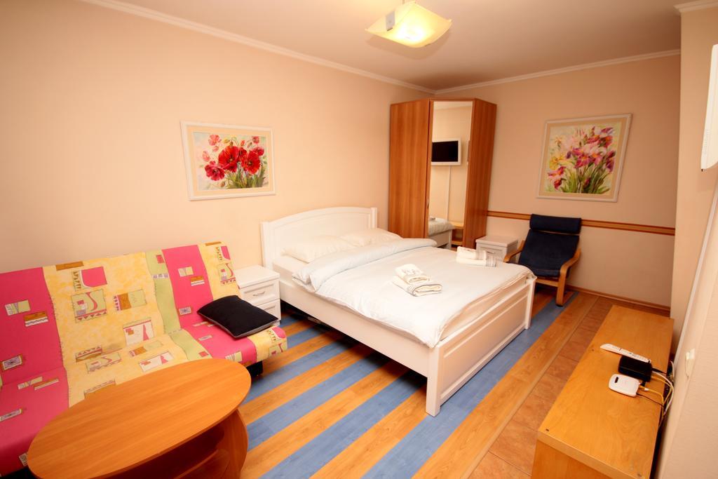 Inn Home Apartments In Kiev Center Exterior foto